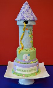 rapunzel cake 009