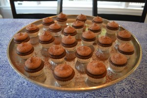 mini cupcake display